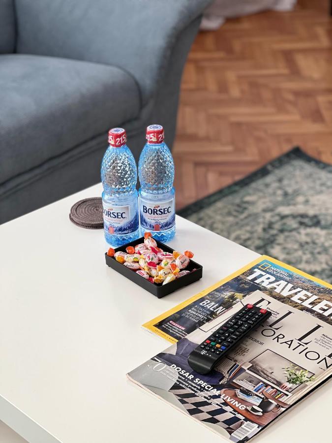 Apartment Friends Central Орадя Екстер'єр фото