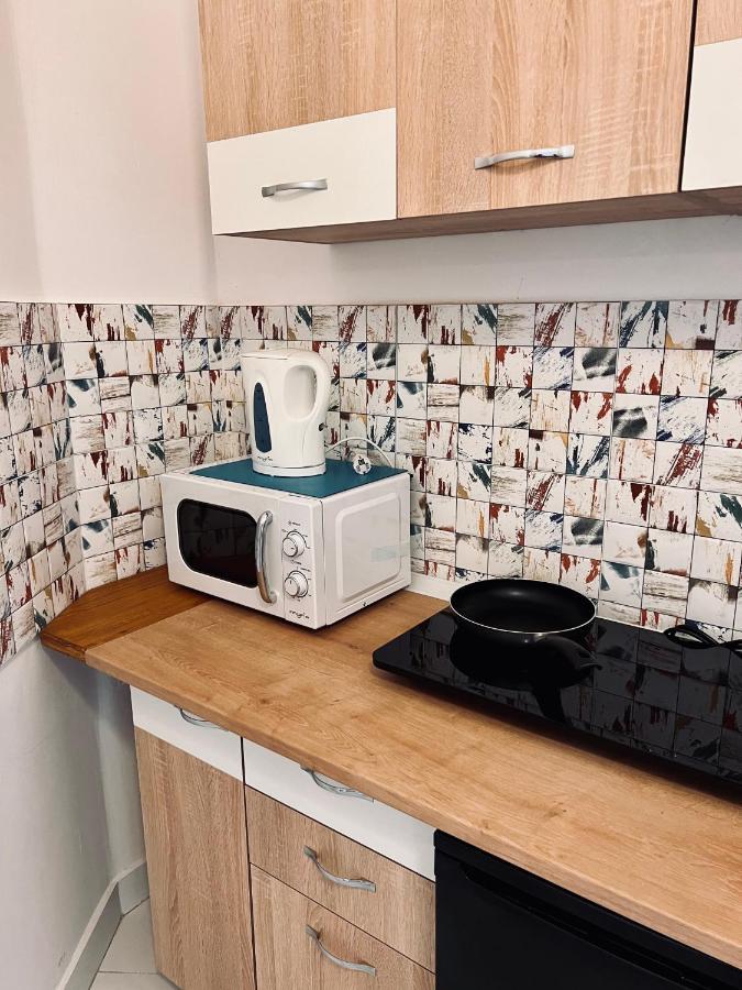 Apartment Friends Central Орадя Екстер'єр фото